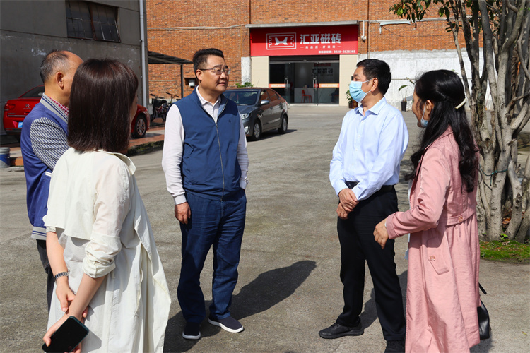 四川省供銷社黨組成員、機(jī)關(guān)黨委書記李先明帶隊(duì)開展節(jié)前安全生產(chǎn)督查工作