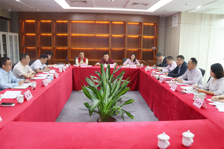 鄧華應(yīng)邀前往廣弘百創(chuàng)供應(yīng)鏈服務(wù)（海南）有限公司、南海商品交易中心洽談合作事宜