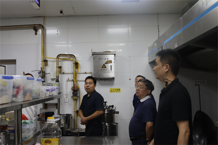 省供銷社黨組成員、理事會副主任向偉益帶隊(duì)檢查指導(dǎo)棉麻集團(tuán)安全生產(chǎn)工作